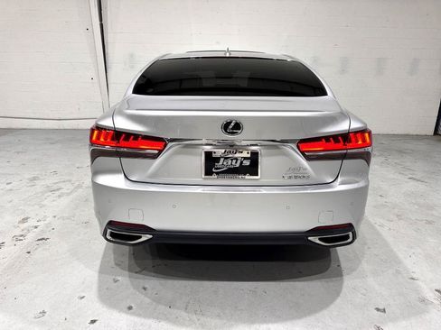 Used 2018 Lexus LS 500 w/ Accessory Package (Z1) RWD image 29