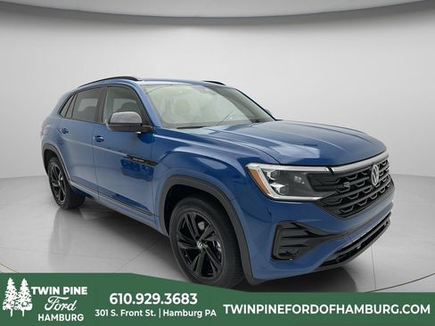 Used 2025 Volkswagen Atlas Cross Sport SEL R-Line AWD/4WD image 1