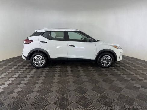 Certified 2023 Nissan Kicks S FWD image 4