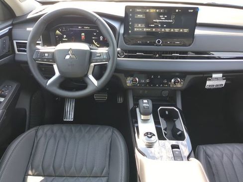 New 2026 Mitsubishi Outlander SEL FWD image 17
