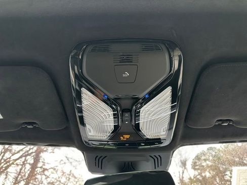 Used 2022 BMW X7 xDrive40i w/ M Sport Package image 29