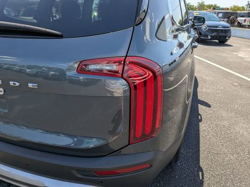 Certified 2022 Kia Telluride EX w/ EX Premium Package FWD image 11