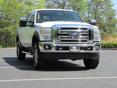Used 2015 Ford F250 Lariat w/ Lariat Ultimate Package image 9