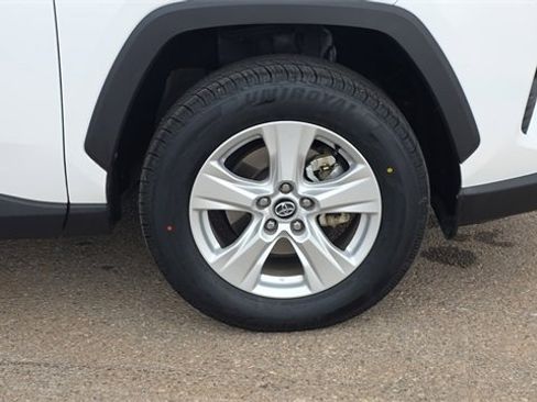 Used 2021 Toyota RAV4 XLE w/ Convenience Package image 32