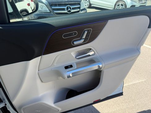 New 2026 Mercedes-Benz GLB 250 4MATIC image 16