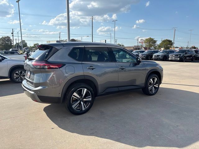 Used 2026 Nissan Rogue SL AWD/4WD image 3
