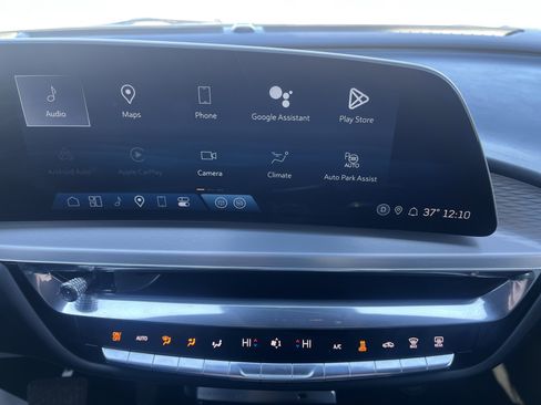 Used 2024 Cadillac Lyriq Luxury image 23