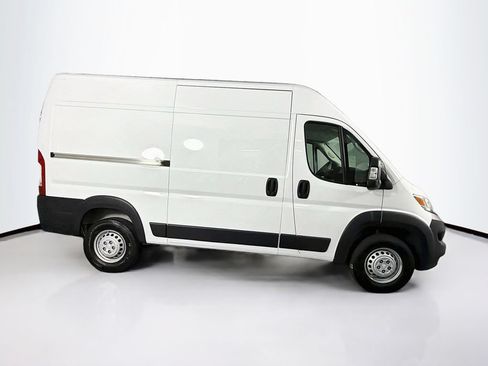 Used 2024 RAM ProMaster 2500 w/ Convenience Group FWD image 11
