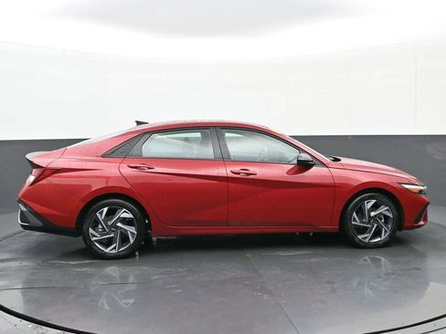 Certified 2025 Hyundai Elantra Sport image 3