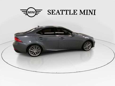 Used 2017 Lexus IS 300 AWD image 12