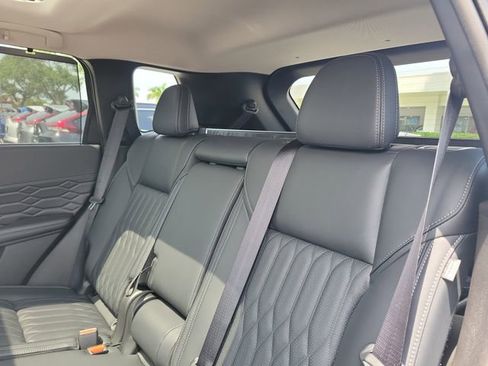 New 2025 Mitsubishi Outlander SEL image 14