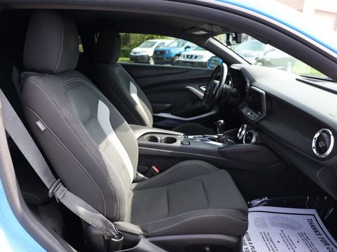 Used 2022 Chevrolet Camaro LT w/ Technology Package image 15