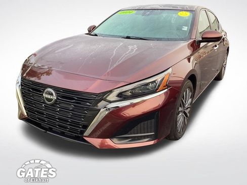 Used 2024 Nissan Altima 2.5 SV w/ SV Premium Package FWD image 6