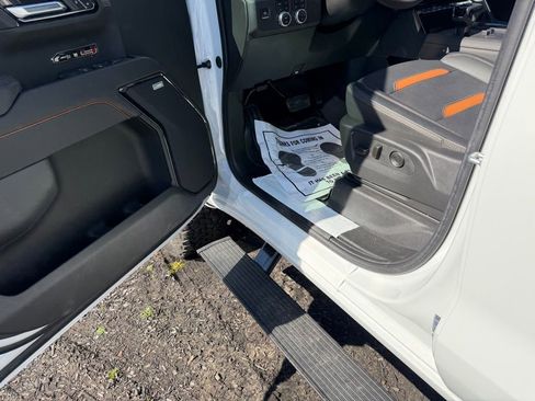 New 2025 GMC Sierra 1500 AT4 w/ AT4 Premium Package AWD/4WD image 14