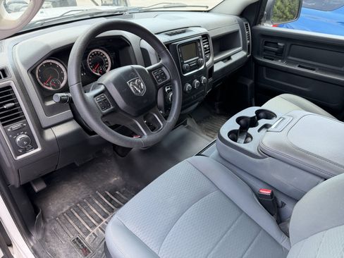 Used 2018 RAM 1500 Express w/ Express Value Package AWD/4WD image 4