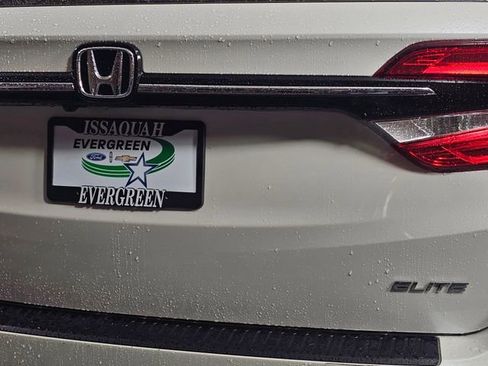 Used 2023 Honda Odyssey Elite image 19