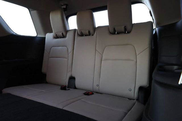 Certified 2025 Nissan Pathfinder SL FWD image 29