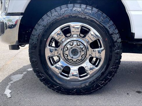 Used 2024 Ford F250 Lariat w/ Chrome Package image 36