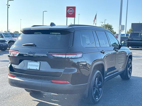 Used 2025 Jeep Grand Cherokee L Altitude AWD/4WD image 2