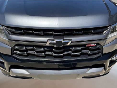 Used 2022 Chevrolet Colorado Z71 AWD/4WD image 32