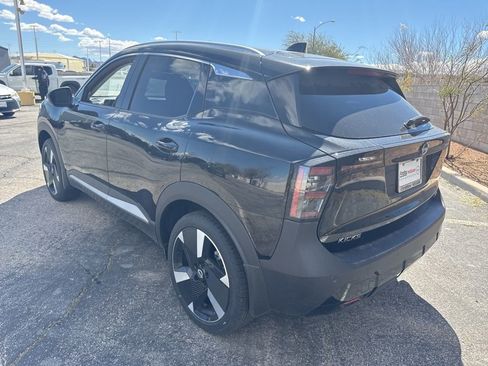 Used 2025 Nissan Kicks SR image 10