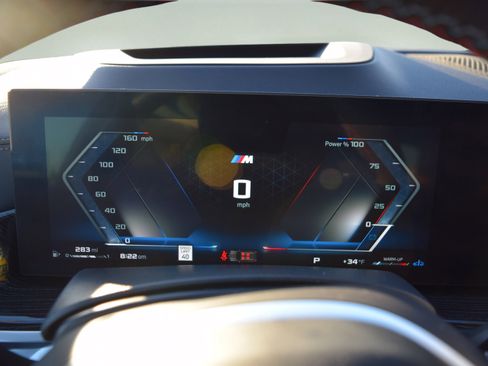 Used 2025 BMW X7 M60i w/ Executive Package image 14