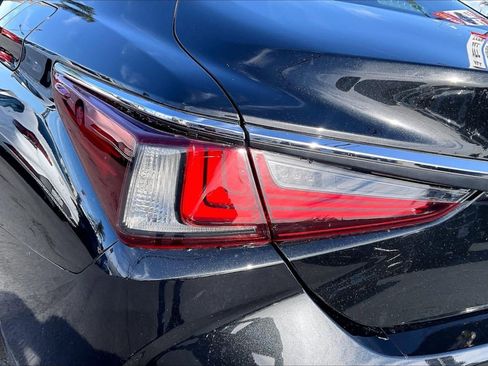Used 2019 Lexus ES 350 w/ Premium Package FWD image 30
