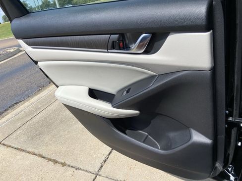 Used 2018 Honda Accord EX-L image 53