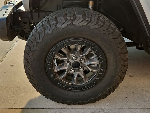 Used 2022 Jeep Wrangler Unlimited Rubicon AWD/4WD image 2
