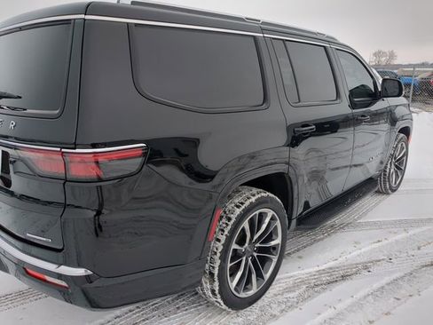 Used 2023 Jeep Wagoneer Series II w/ Premium Group I image 5