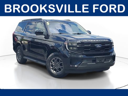 Used 2025 Ford Expedition Active AWD/4WD image 1