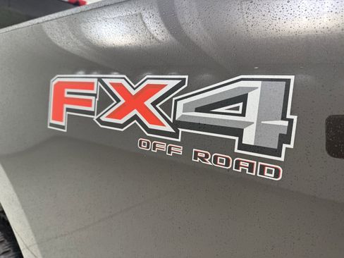 Used 2025 Ford F350 Lariat w/ Chrome Package image 10