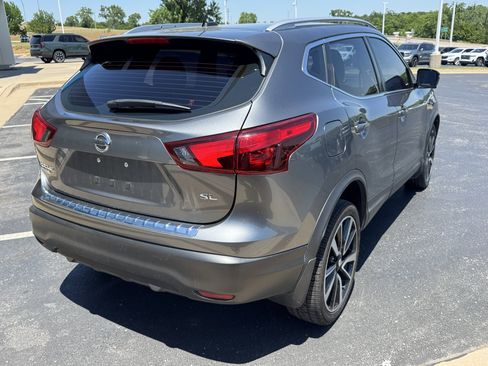 Used 2018 Nissan Rogue Sport SL FWD image 4