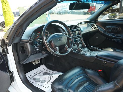 Used 1997 Chevrolet Corvette Coupe w/ Memory Pkg RWD image 14