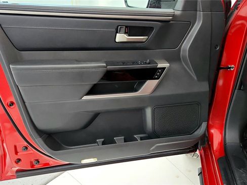 Used 2025 Toyota Tundra Limited image 29