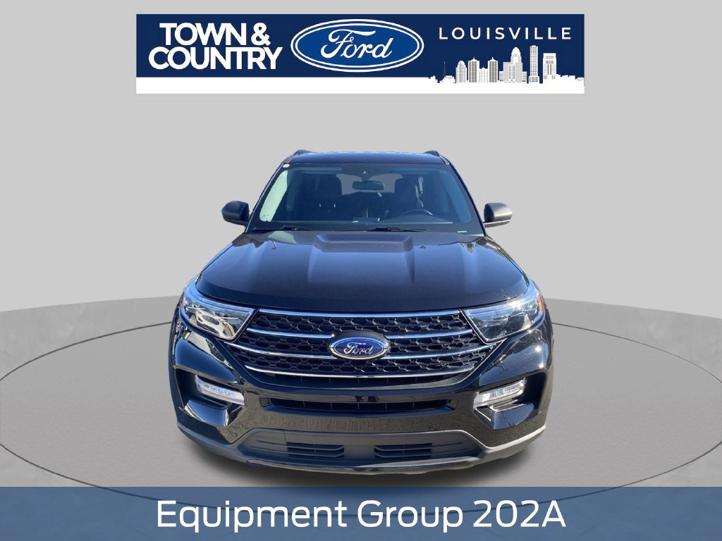 Used 2024 Ford Explorer XLT w/ Equipment Group 202A AWD/4WD image 8