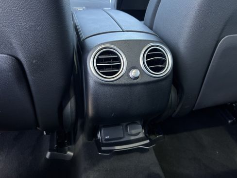 Used 2020 Mercedes-Benz GLC 300 image 26