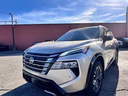 Certified 2024 Nissan Rogue Platinum w/ Platinum Premium Package image 1