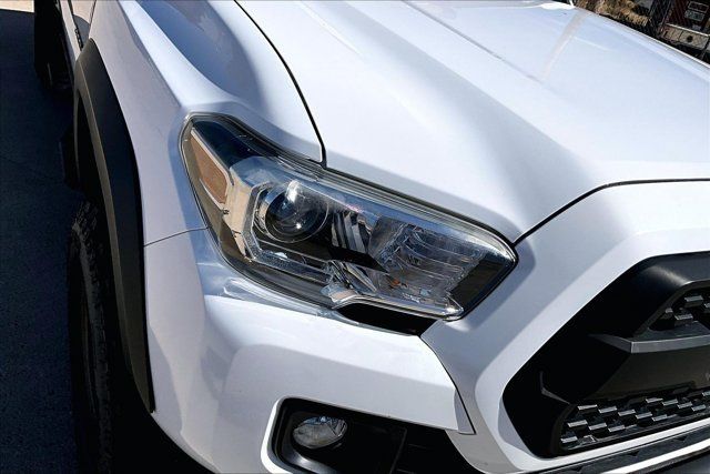Used 2019 Toyota Tacoma TRD Off-Road AWD/4WD image 26