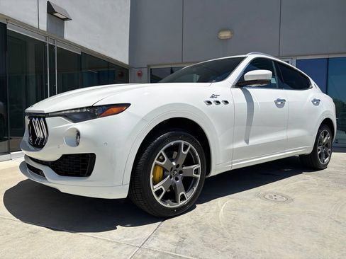 Certified 2023 Maserati Levante GT AWD/4WD image 4