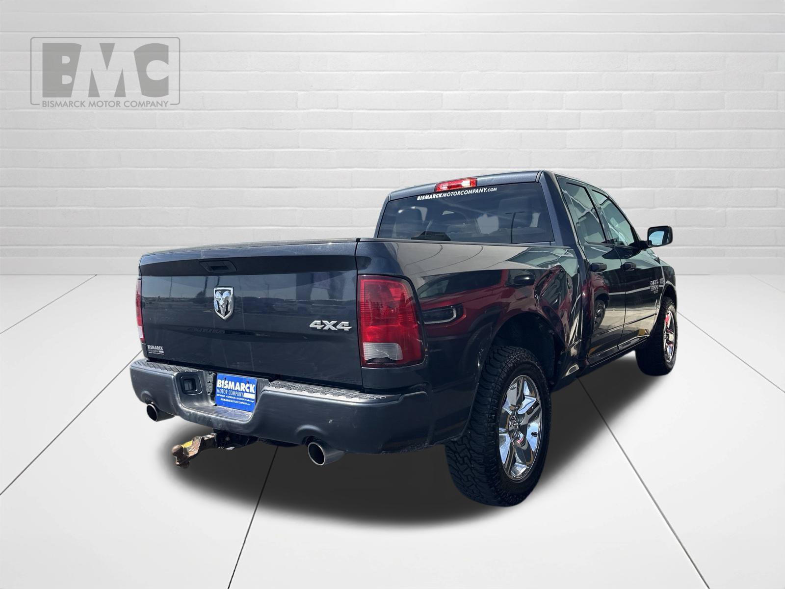 Used 2019 RAM 1500 Express w/ Express Value Package AWD/4WD image 3