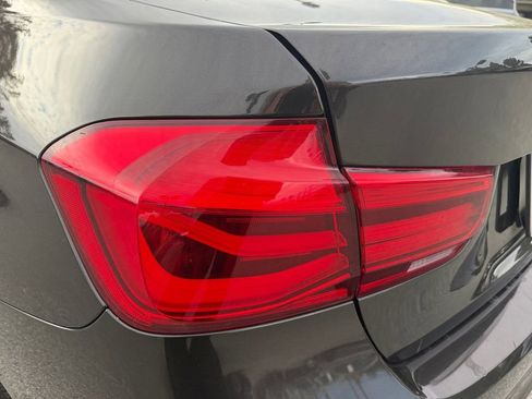 Used 2018 BMW 320i Sedan image 35