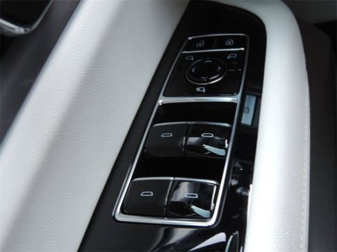 New 2026 Cadillac Vistiq Luxury image 23