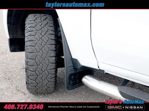Used 2024 Chevrolet Colorado LT w/ LT Convenience Package II AWD/4WD image 32