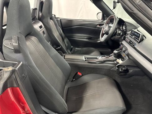 Used 2017 MAZDA MX-5 Miata Sport image 24