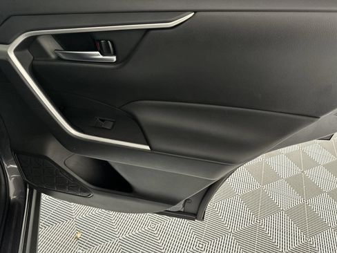 Used 2021 Toyota RAV4 XLE Premium FWD image 31