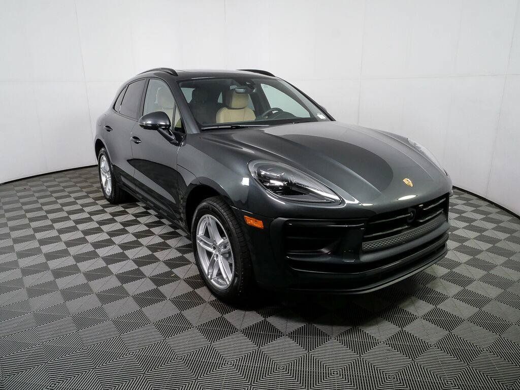 Certified 2026 Porsche Macan AWD/4WD image 26