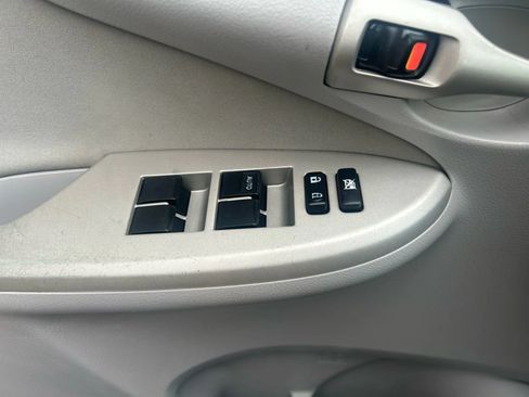 Used 2012 Toyota Corolla LE image 11