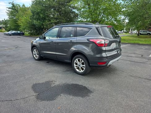 Used 2018 Ford Escape SE w/ SE Sync 3 Package AWD/4WD image 6