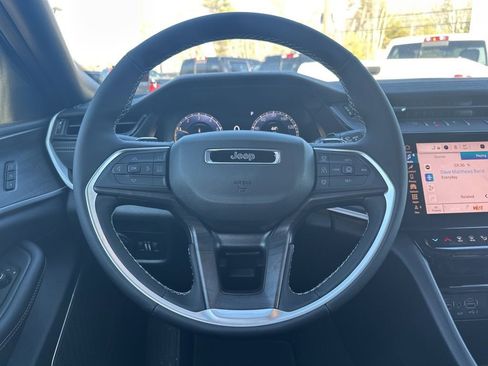 New 2026 Jeep Grand Cherokee Limited w/ Limited Altitude Package AWD/4WD image 15